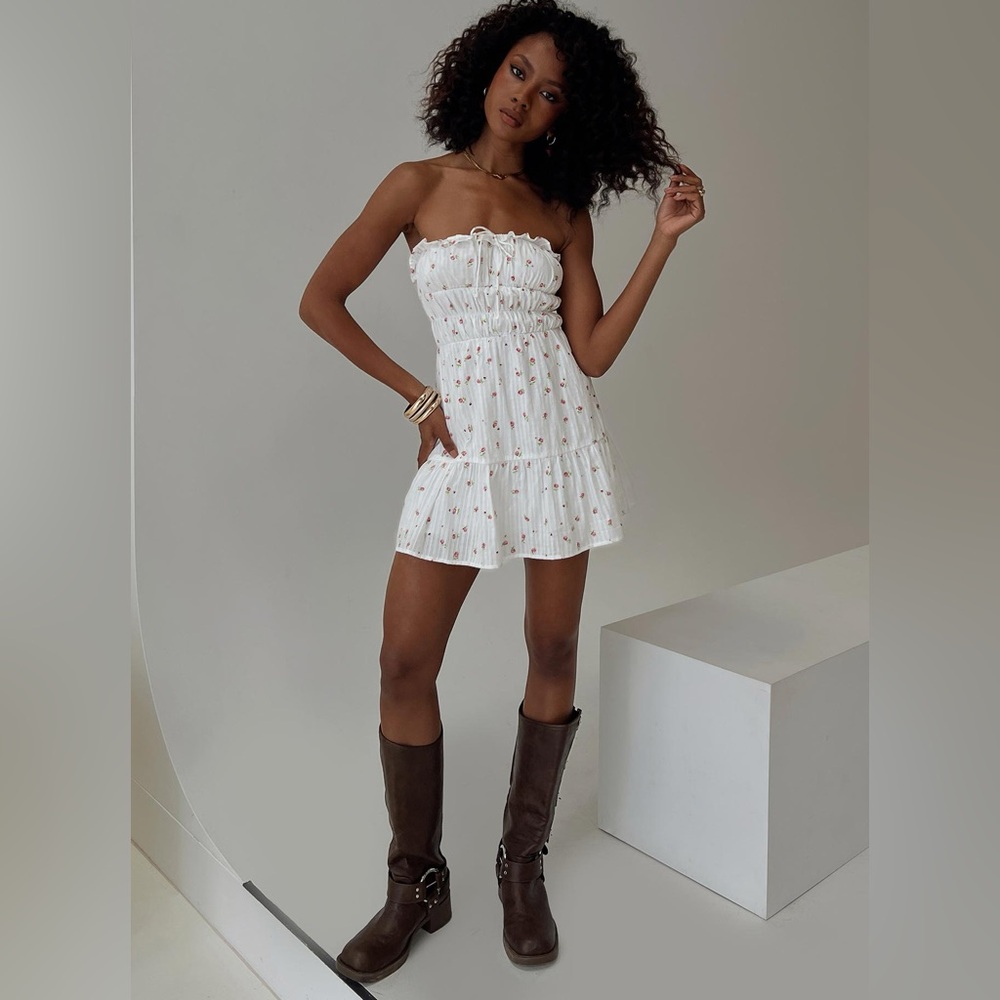 Princess Polly Kezzy Mini Dress White Floral NWT‎